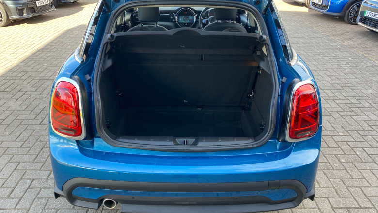 MINI Hatchback 1.5 Cooper Classic 5dr Auto Petrol Hatchback